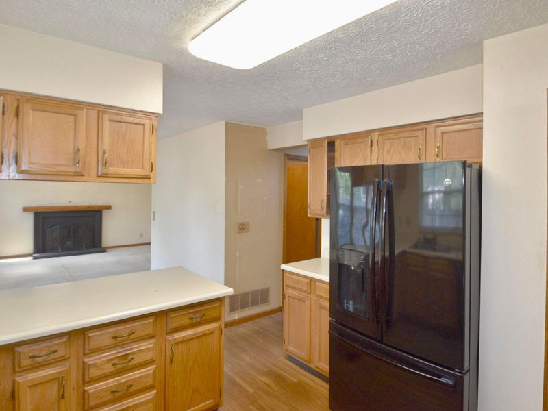 525 Whitson Drive , Columbus, OH 43230 Photo 10