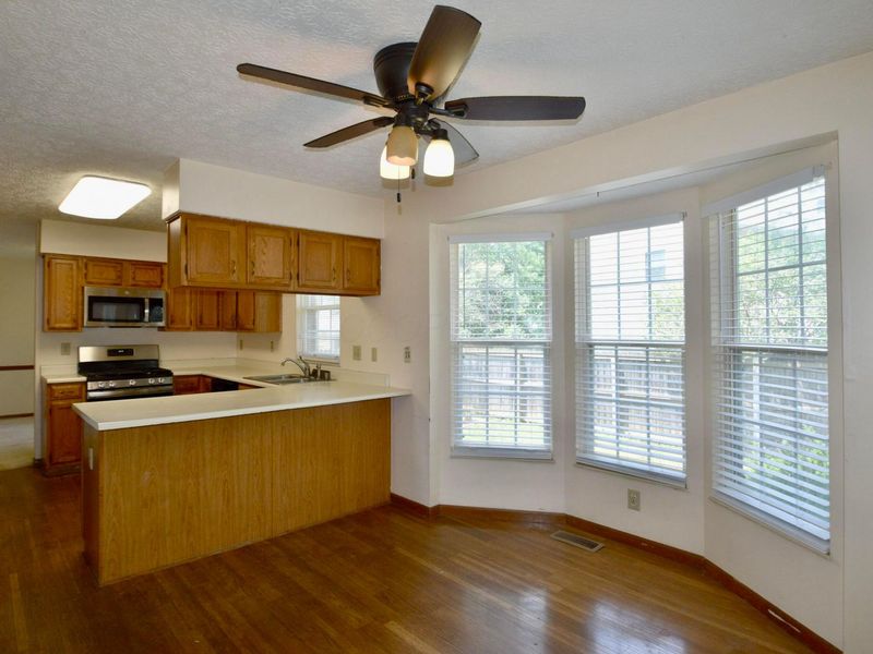 525 Whitson Drive , Columbus, OH 43230 Photo 13