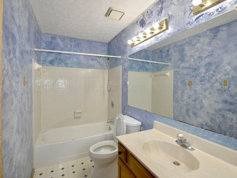 525 Whitson Drive , Columbus, OH 43230 Photo 28