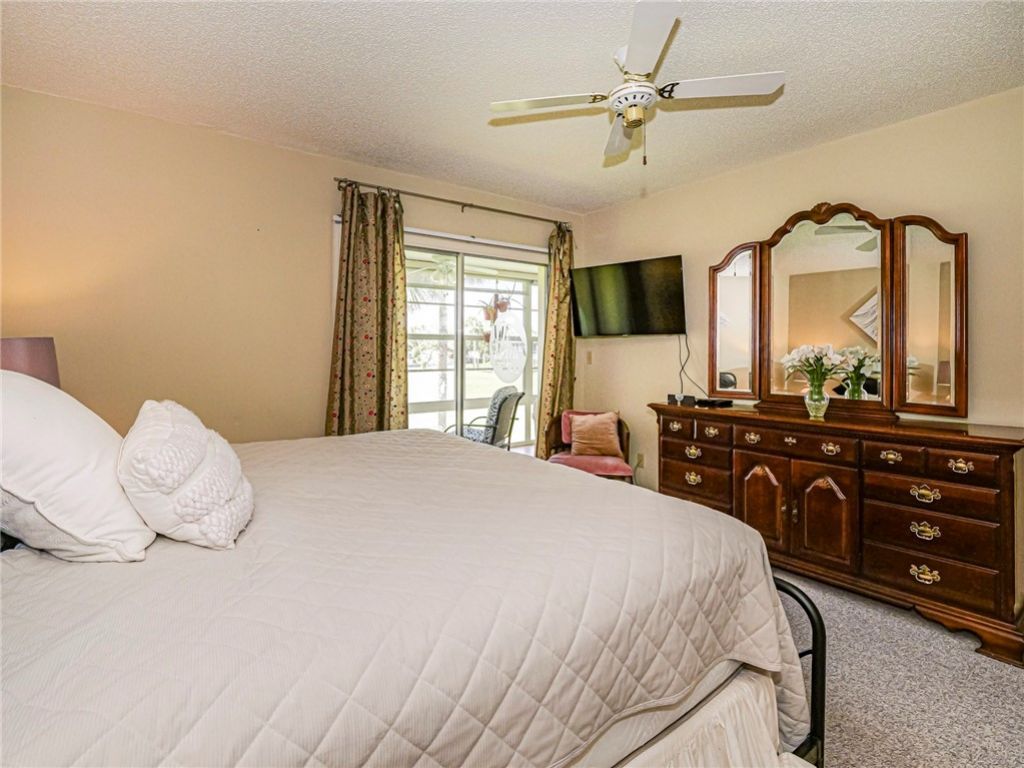 106 Spring Lake Court, Unit 201, Vero Beach, FL 32962 Photo