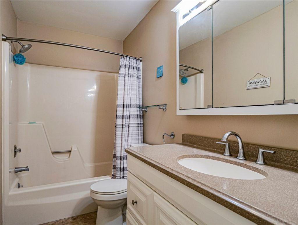 106 Spring Lake Court, Unit 201, Vero Beach, FL 32962 Photo
