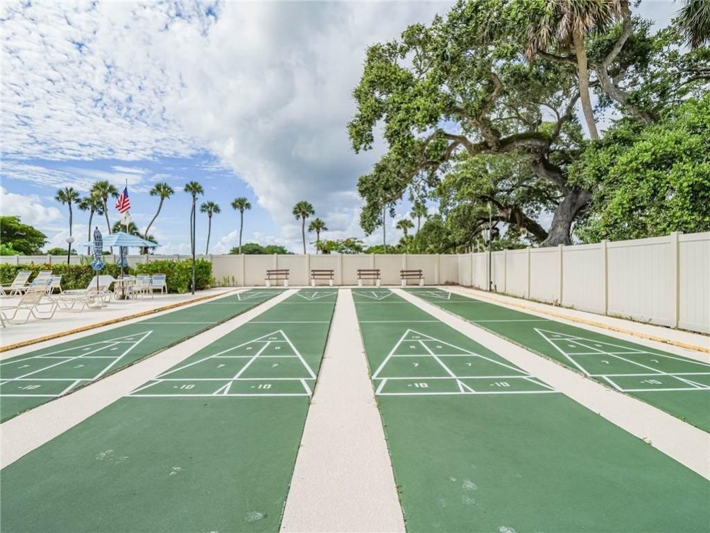 106 Spring Lake Court, Unit 201, Vero Beach, FL 32962 Photo