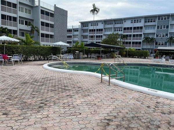 410 SE 2nd St , Unit 408, Hallandale Beach, FL 33009