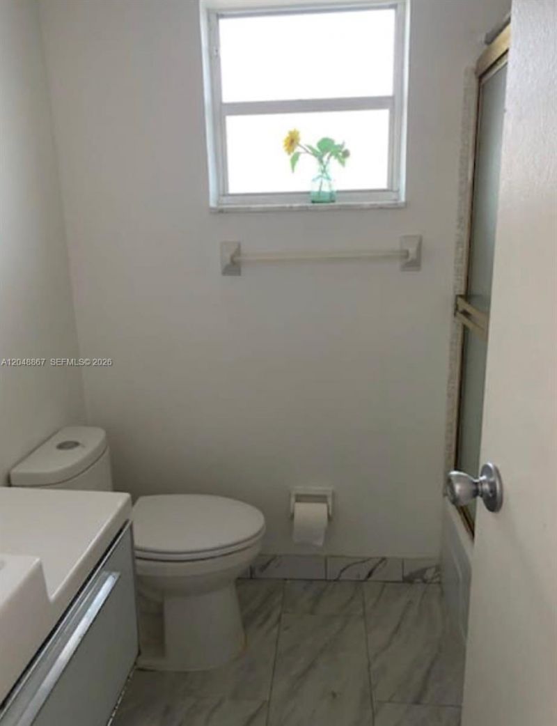 410 SE 2nd St , Unit 408, Hallandale Beach, FL 33009 Photo
