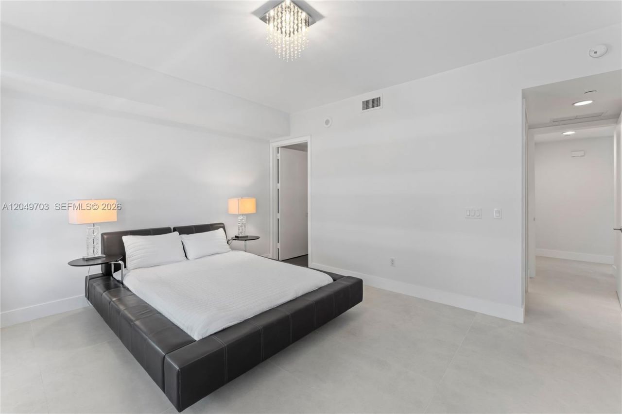 1040 Biscayne Blvd , Unit 3802, Miami, FL 33132 Photo
