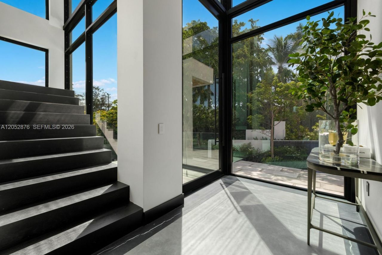1141 N Biscayne Point Rd, Miami Beach, FL 33141 Photo