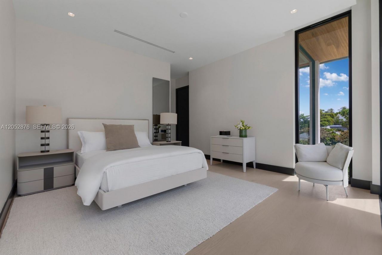 1141 N Biscayne Point Rd, Miami Beach, FL 33141 Photo