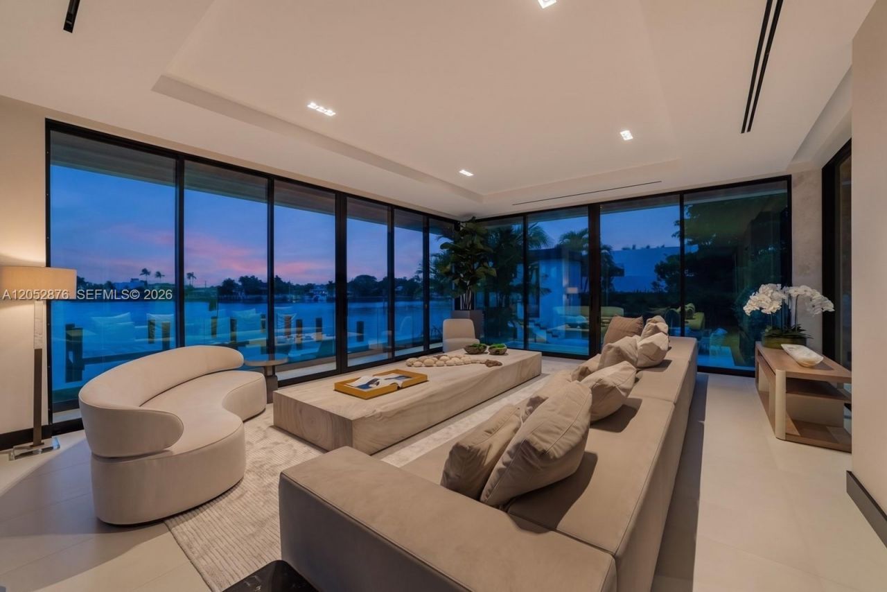 1141 N Biscayne Point Rd, Miami Beach, FL 33141 Photo