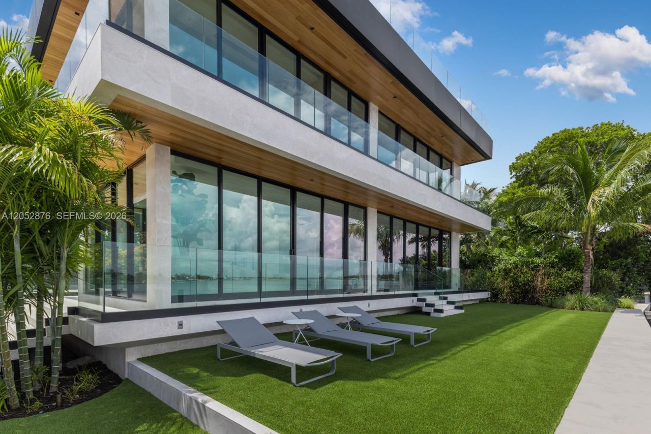 1141 N Biscayne Point Rd, Miami Beach, FL 33141 Photo