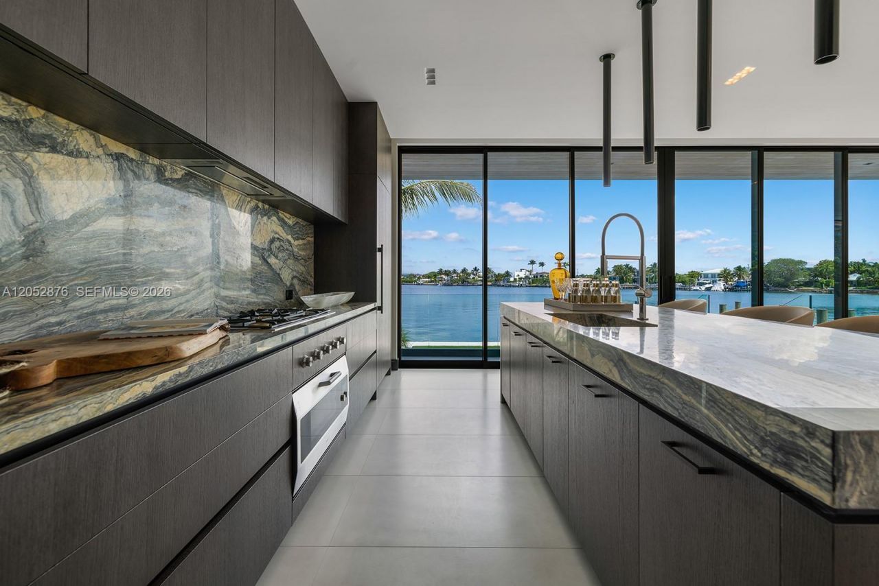 1141 N Biscayne Point Rd, Miami Beach, FL 33141 Photo