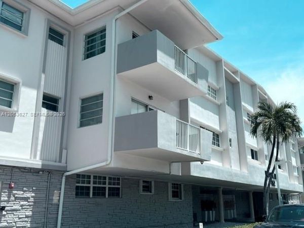 462 Golden Isles Dr , Unit 203, Hallandale Beach, FL 33009