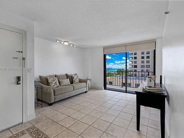 2625 Collins Ave , Unit 702, Miami Beach, FL 33140