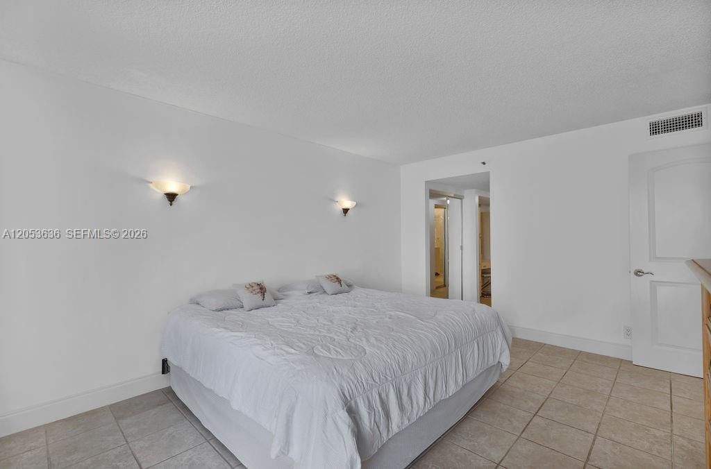 2625 Collins Ave , Unit 702, Miami Beach, FL 33140 Photo
