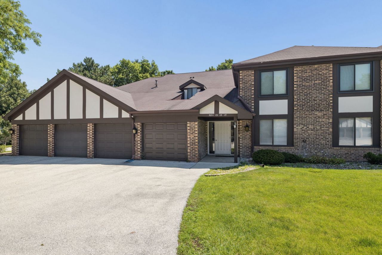5811 Buck Court , Westmont, IL 60559