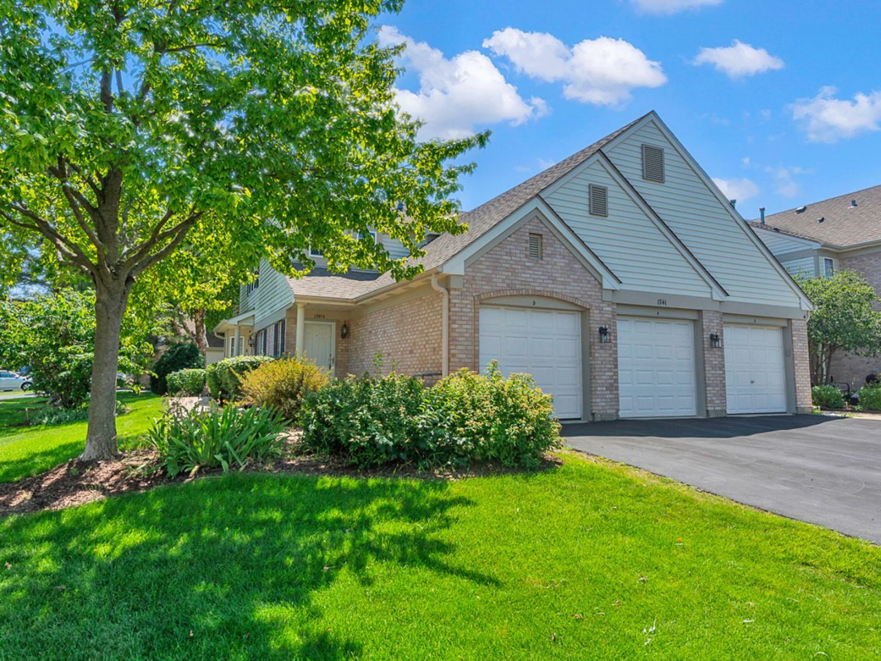 1741 Heron Avenue , Schaumburg, IL 60193