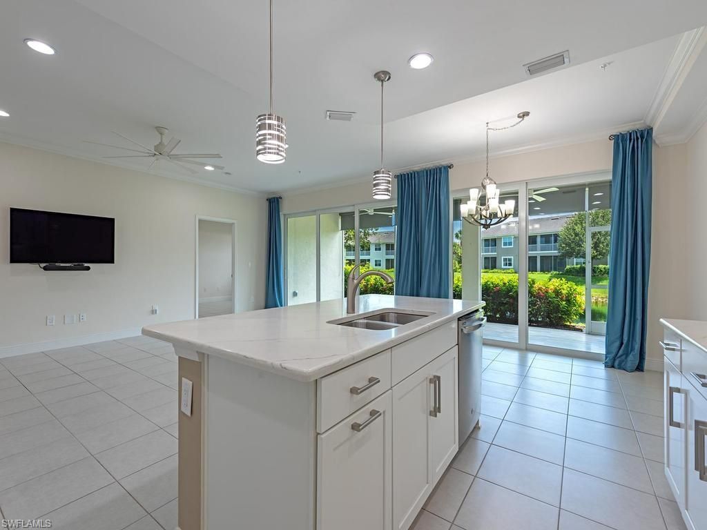 6960 Avalon Cir, Unit 803, Naples, FL 34112 Photo