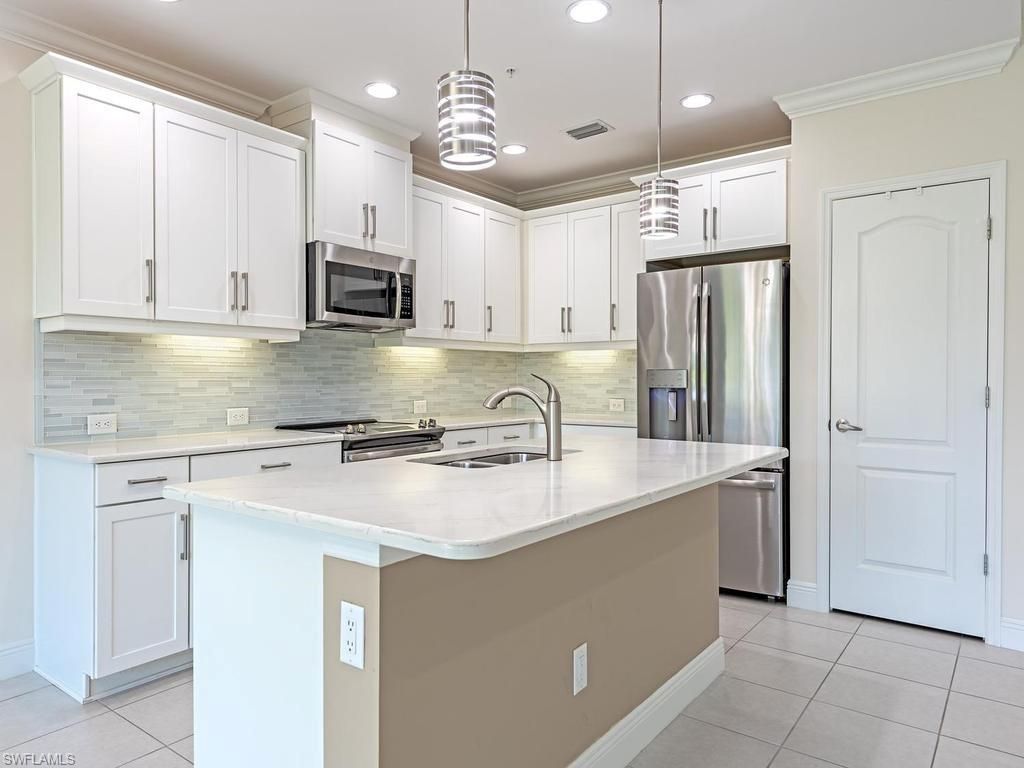 6960 Avalon Cir, Unit 803, Naples, FL 34112 Photo