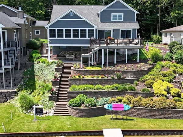 2770 Cozy Cove, Waterloo Twp, MI 49240