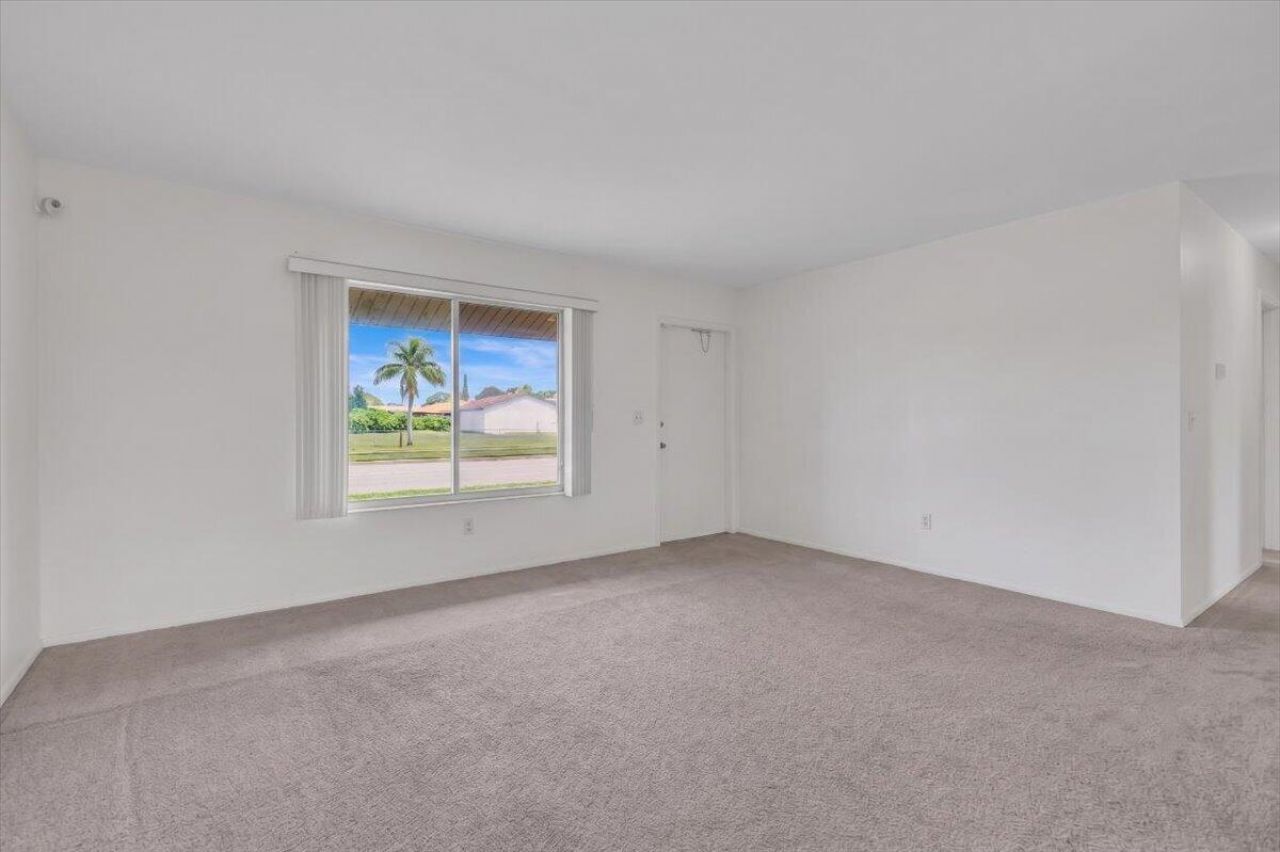 2118 SW Airoso Boulevard, Port Saint Lucie, FL 34984 Photo