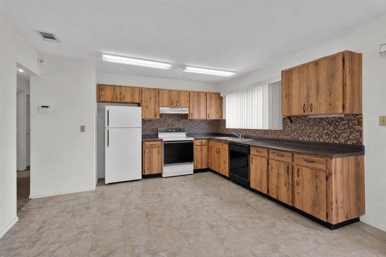 2118 SW Airoso Boulevard, Port Saint Lucie, FL 34984 Photo