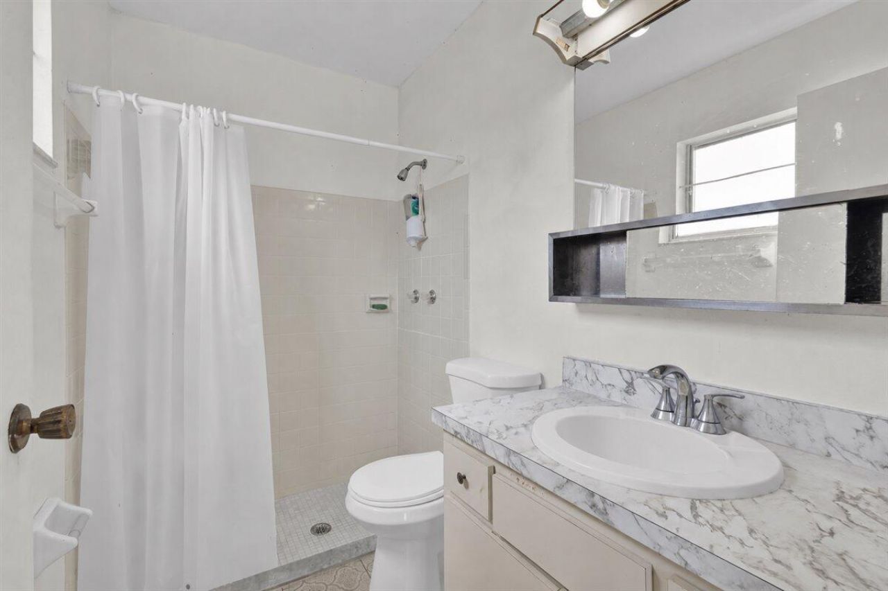 2118 SW Airoso Boulevard, Port Saint Lucie, FL 34984 Photo