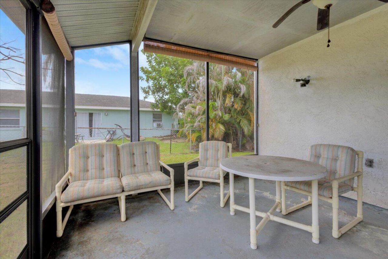 2118 SW Airoso Boulevard, Port Saint Lucie, FL 34984 Photo