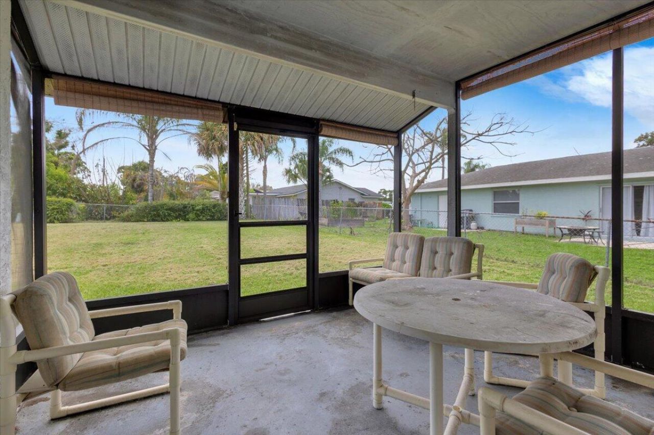 2118 SW Airoso Boulevard, Port Saint Lucie, FL 34984 Photo