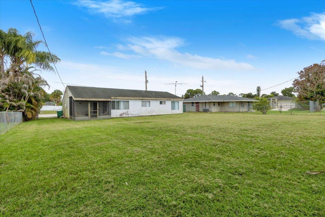 2118 SW Airoso Boulevard, Port Saint Lucie, FL 34984 Photo