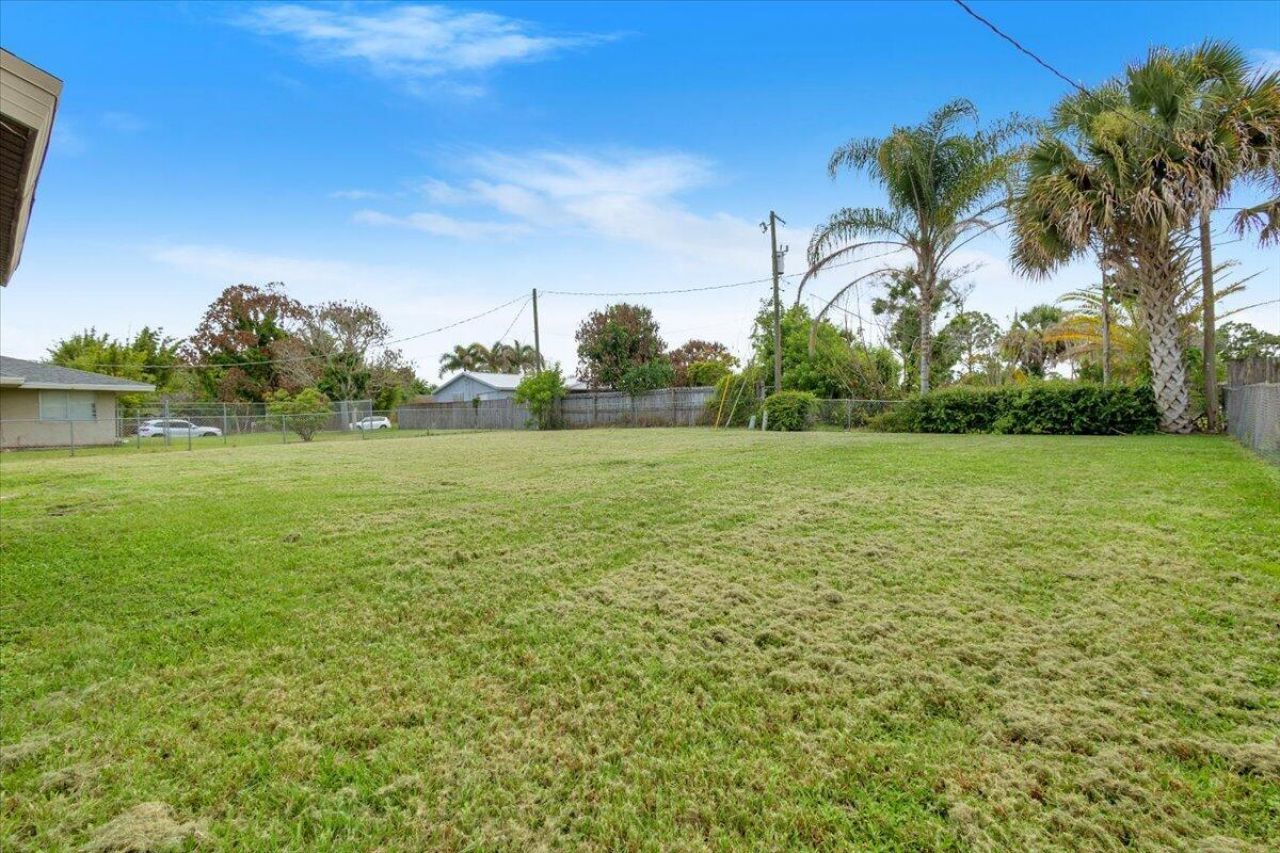 2118 SW Airoso Boulevard, Port Saint Lucie, FL 34984 Photo