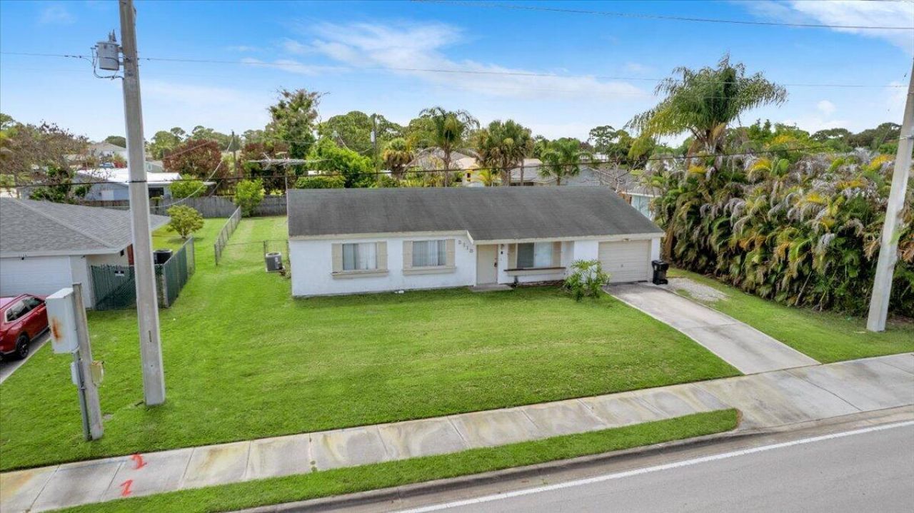 2118 SW Airoso Boulevard, Port Saint Lucie, FL 34984 Photo