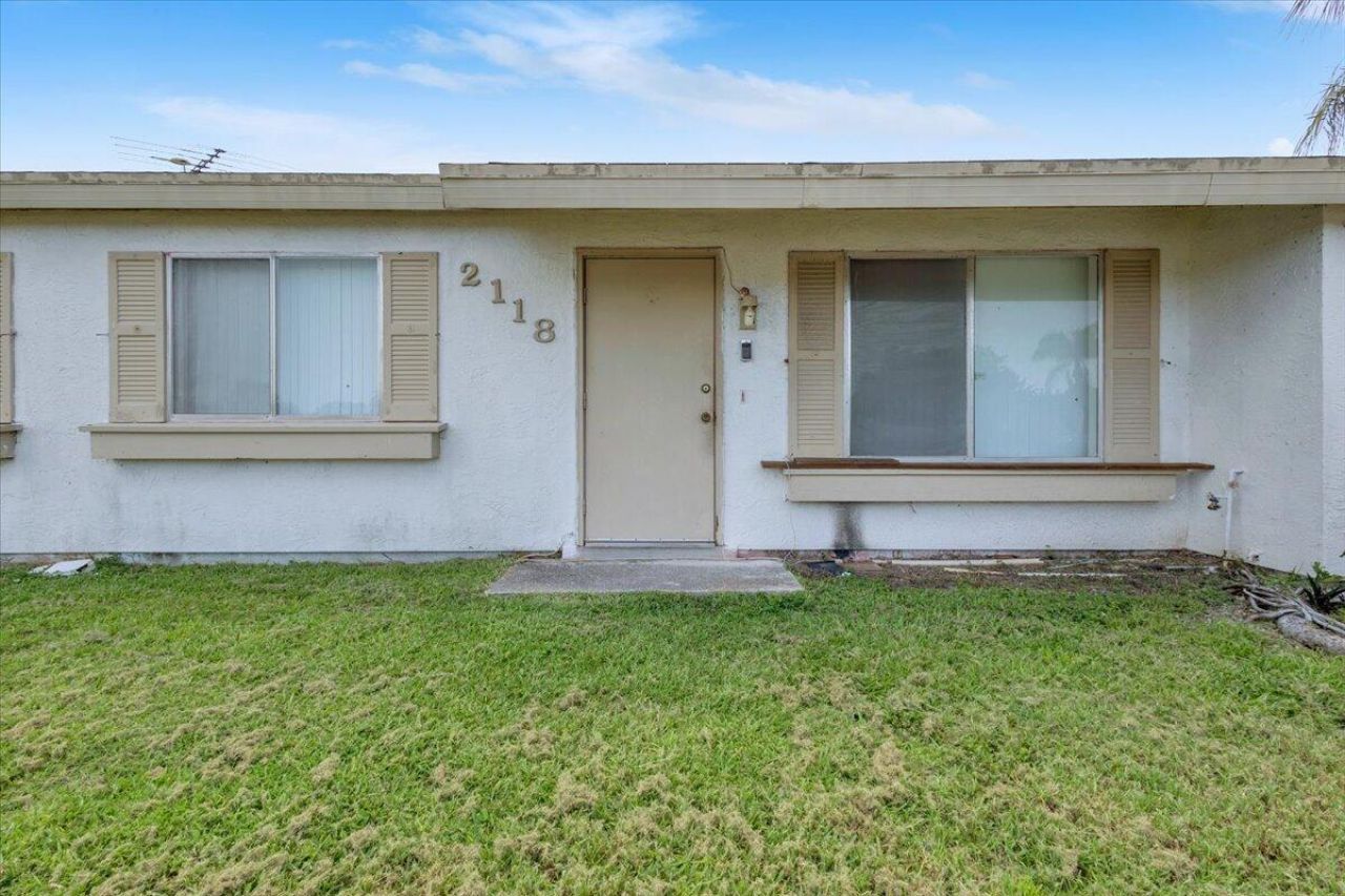 2118 SW Airoso Boulevard, Port Saint Lucie, FL 34984 Photo
