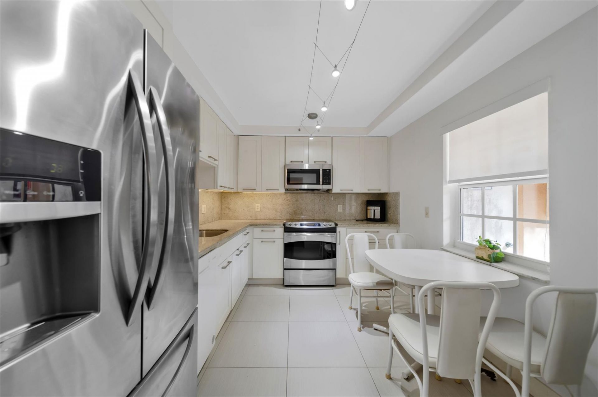 3611 Oaks Clubhouse Drive, Unit 104, Pompano Beach, FL 33069 Photo