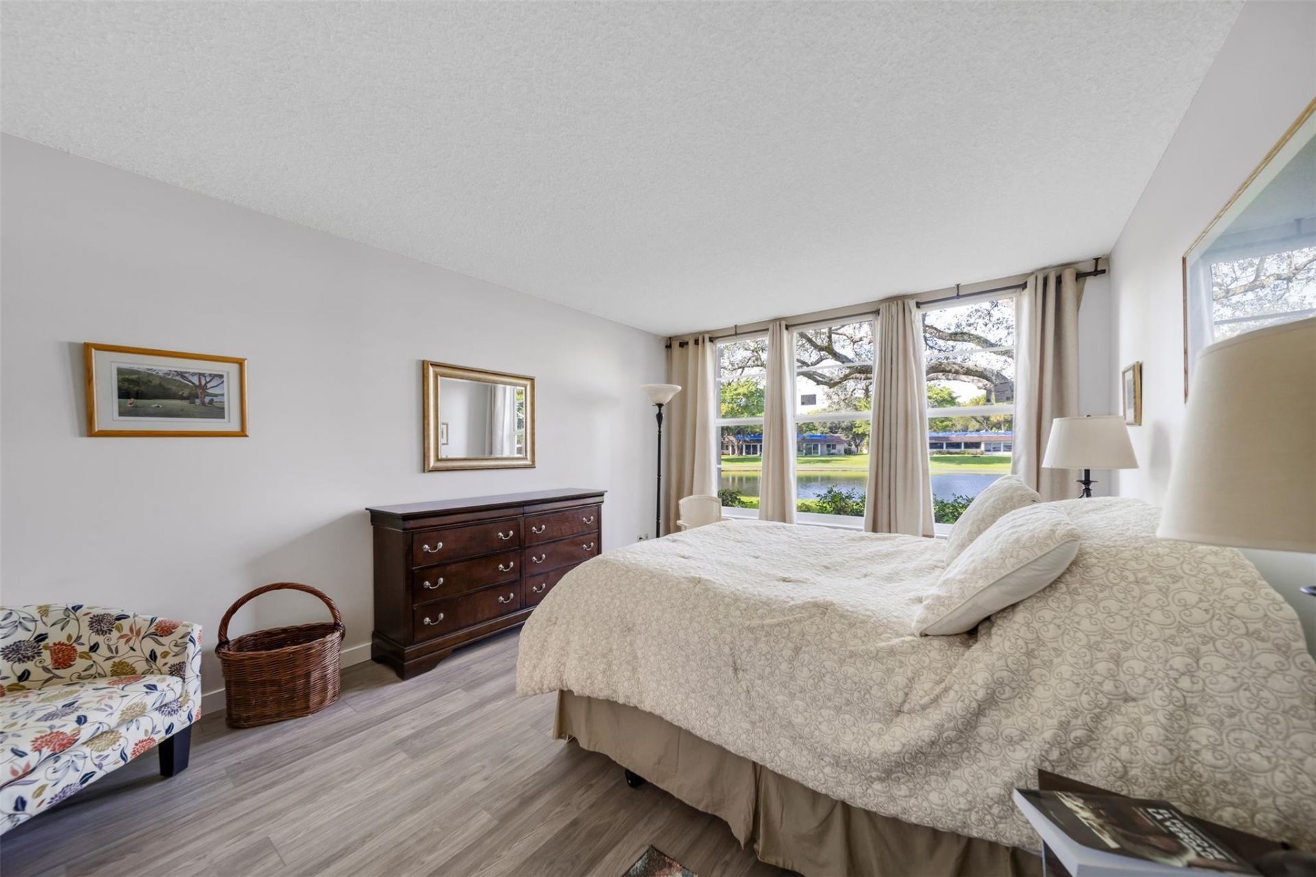 3611 Oaks Clubhouse Drive, Unit 104, Pompano Beach, FL 33069 Photo