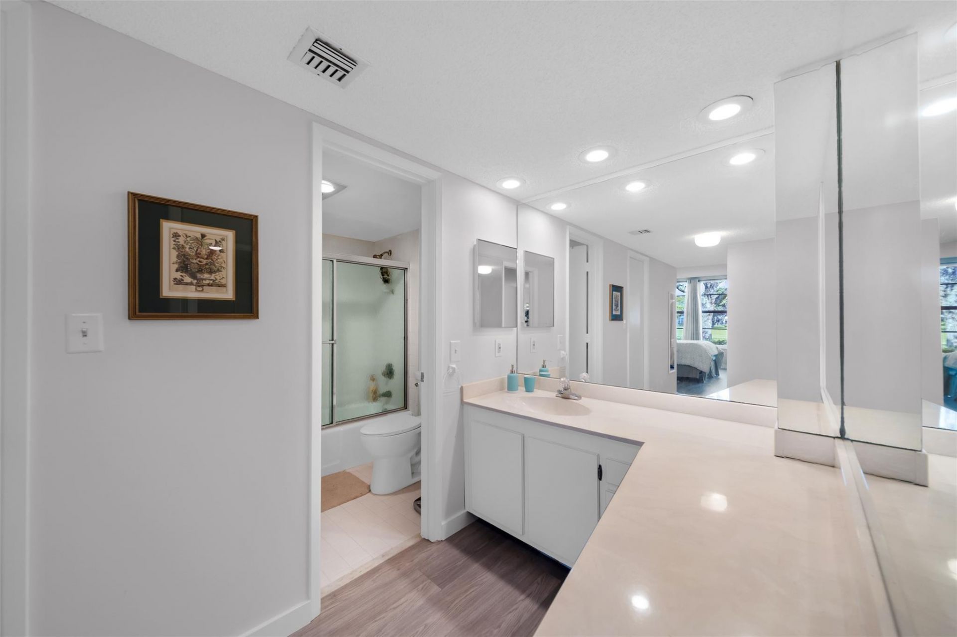 3611 Oaks Clubhouse Drive, Unit 104, Pompano Beach, FL 33069 Photo