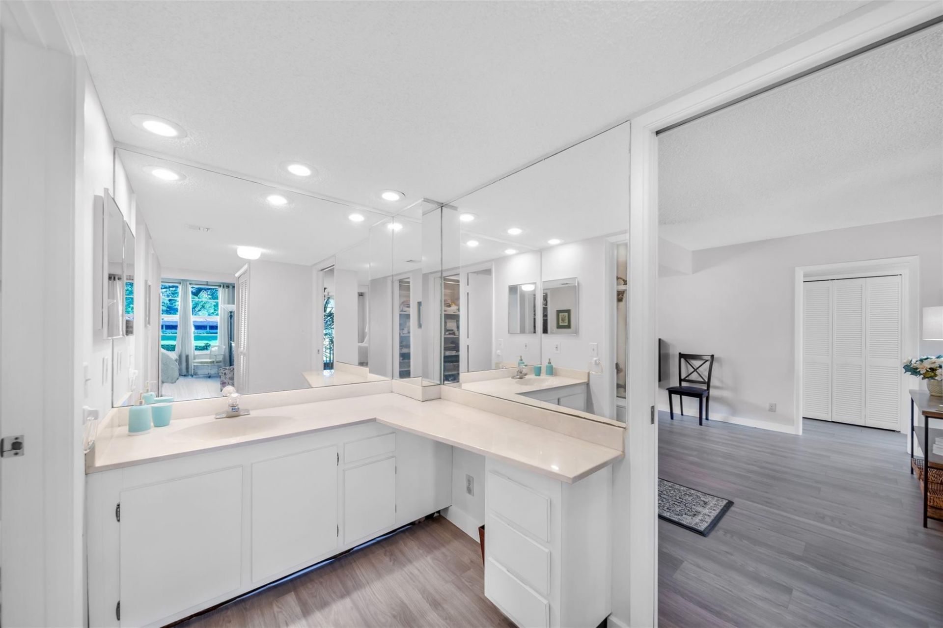 3611 Oaks Clubhouse Drive, Unit 104, Pompano Beach, FL 33069 Photo