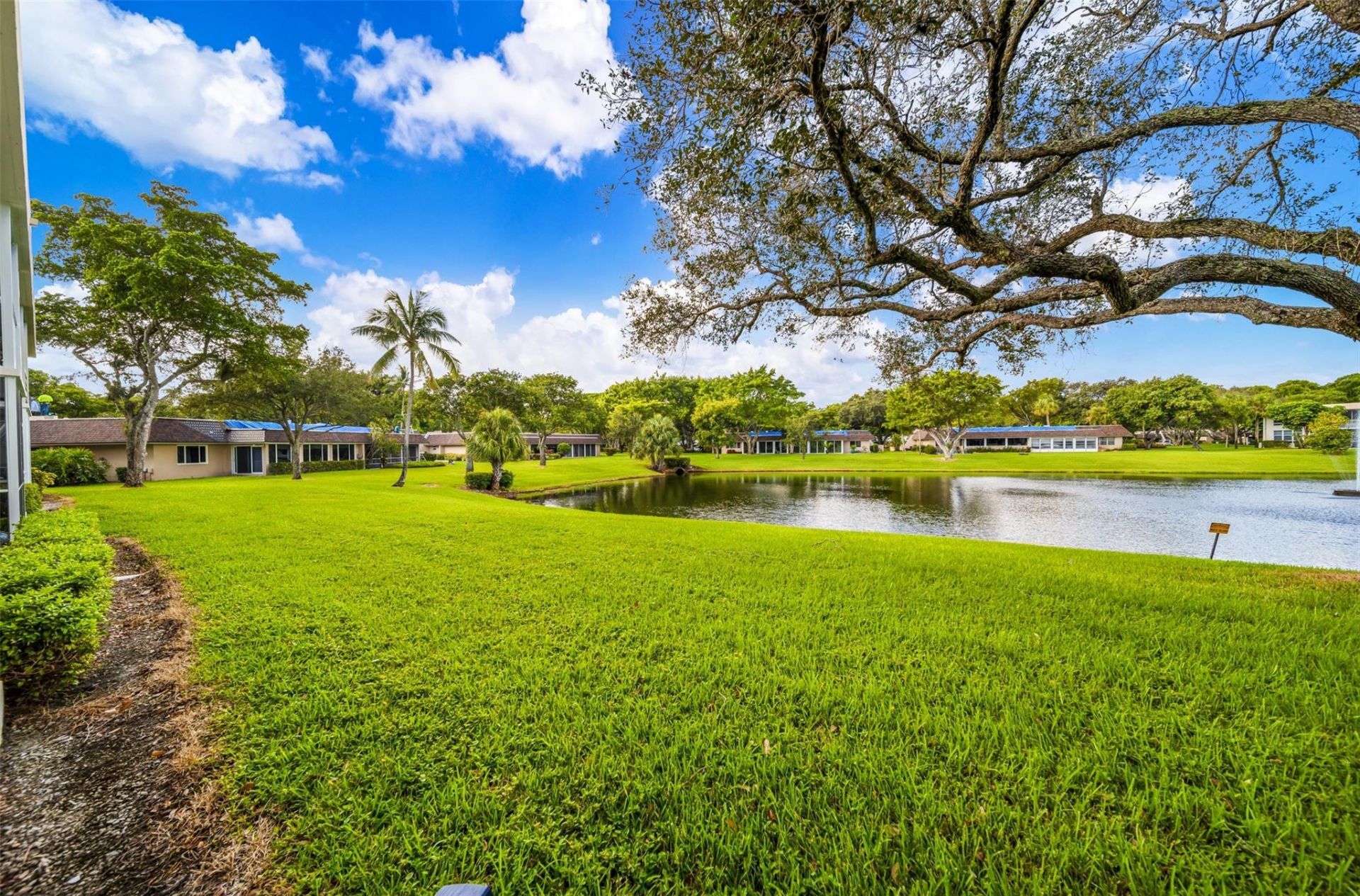 3611 Oaks Clubhouse Drive, Unit 104, Pompano Beach, FL 33069 Photo