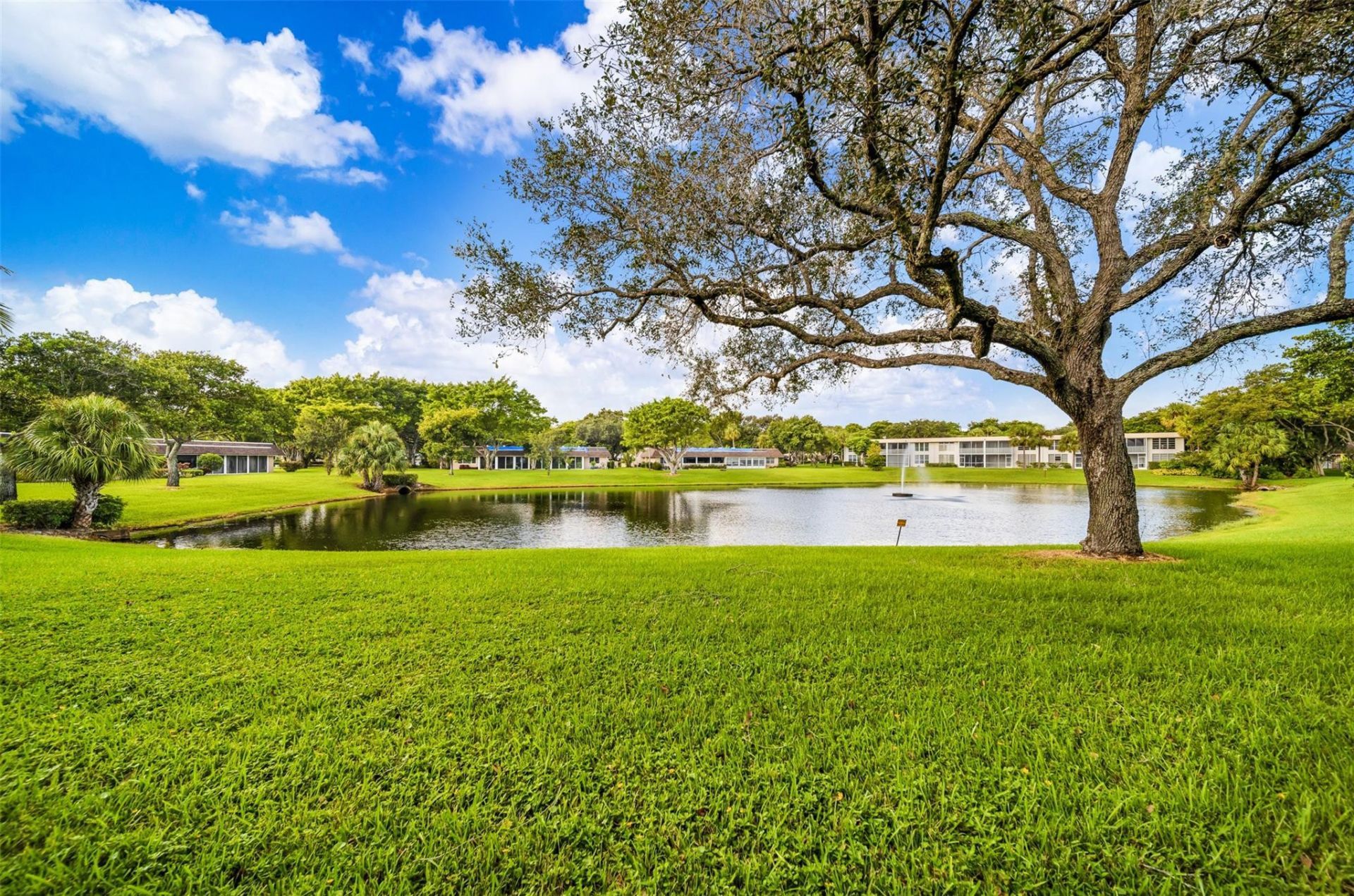 3611 Oaks Clubhouse Drive, Unit 104, Pompano Beach, FL 33069 Photo