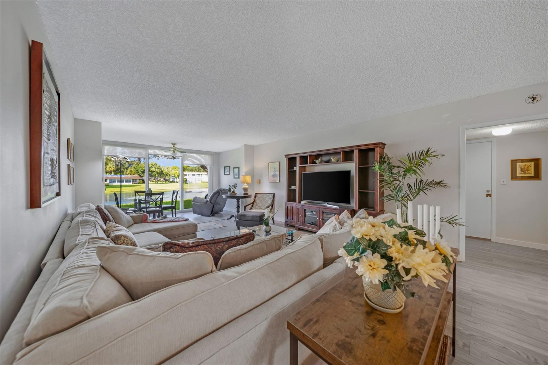 3611 Oaks Clubhouse Drive, Unit 104, Pompano Beach, FL 33069 Photo