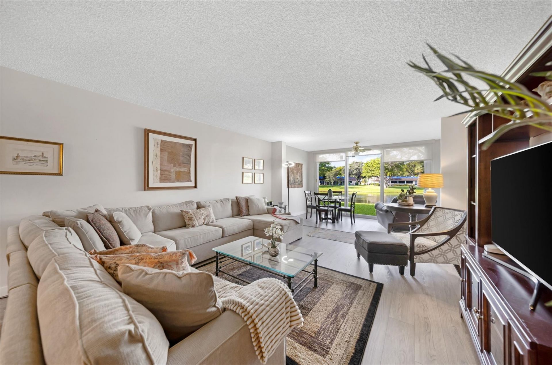 3611 Oaks Clubhouse Drive, Unit 104, Pompano Beach, FL 33069 Photo