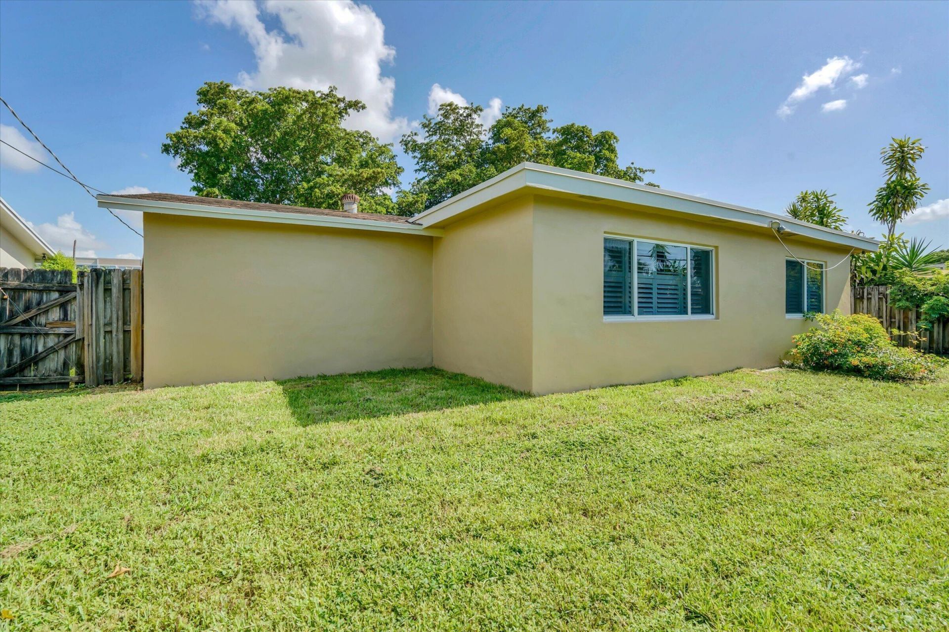 10270 NW 24th Court, Sunrise, FL 33322 Photo