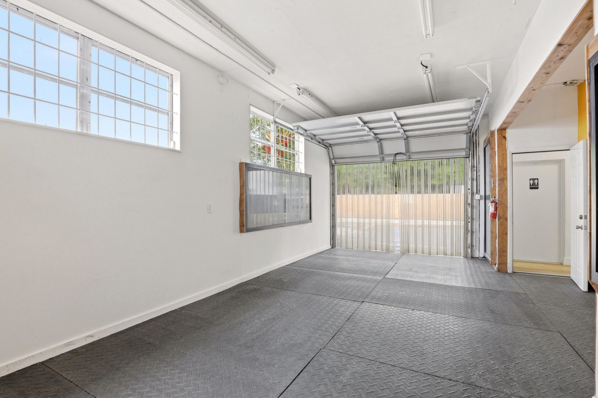 824 N Dixie Highway, Lake Worth Beach, FL 33460 Photo