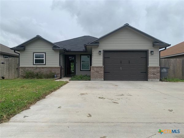 3601 Hanselman Road , Victoria, TX 77901