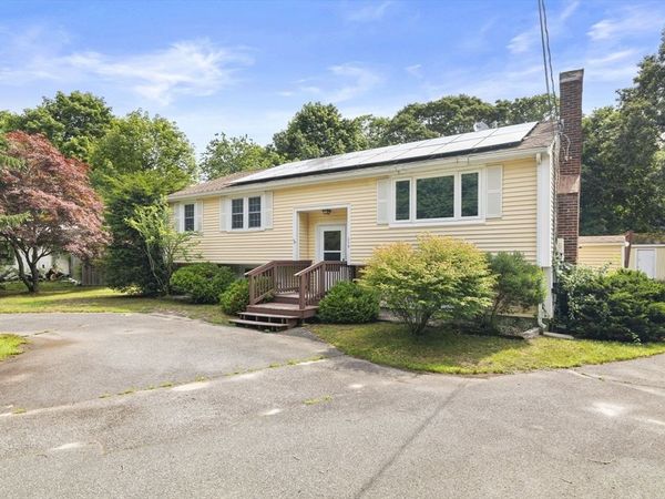 219 Fresh Pond Rd, Falmouth, MA 02536