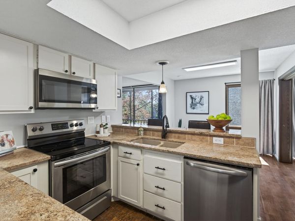 6085 Lincoln Drive , Unit 225, Edina, MN 55436