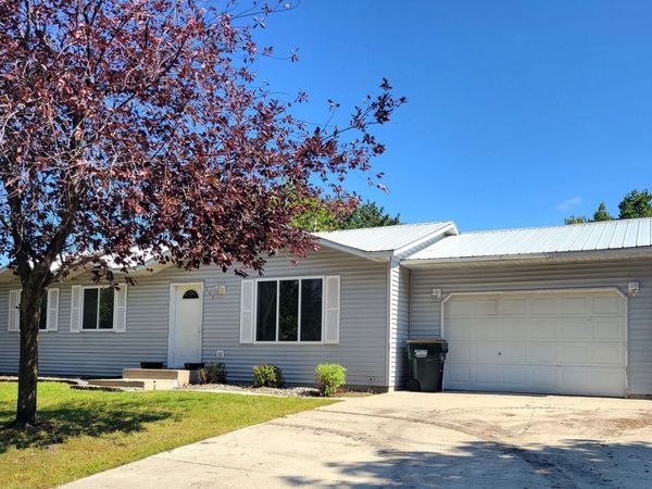 645 School Road NW, Hutchinson, MN 55350