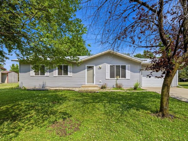 645 School Road NW, Hutchinson, MN 55350