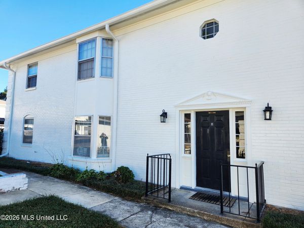 5025 Wayneland Drive, Jackson, MS 39211