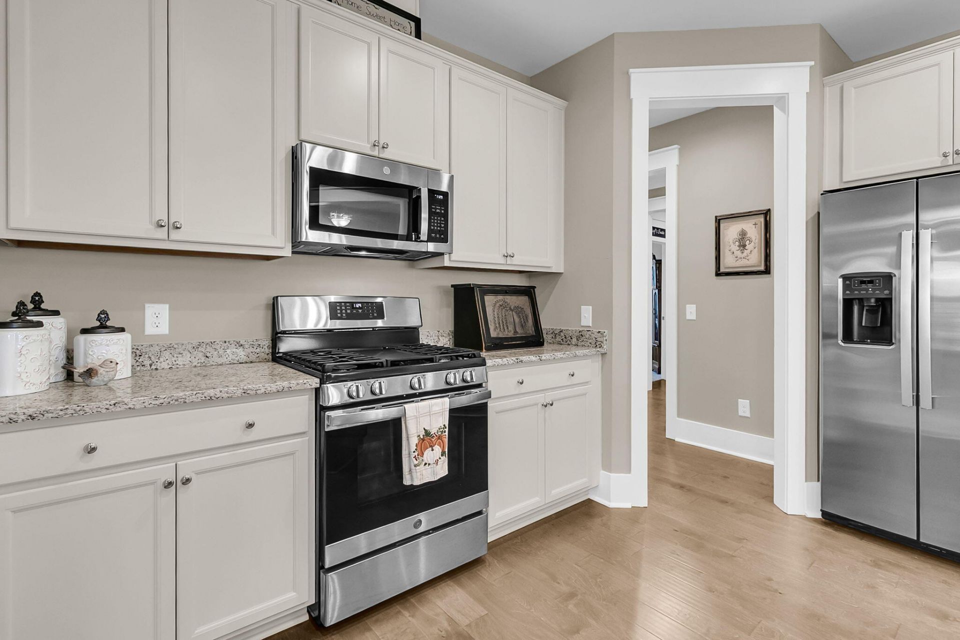 4029 Wood Violet Lane Photo 6