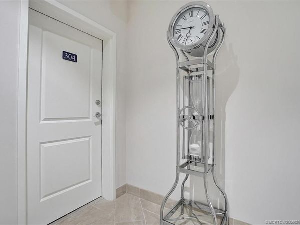 41 Seminole SW Street, Unit Apt #304, Stuart, FL 34994