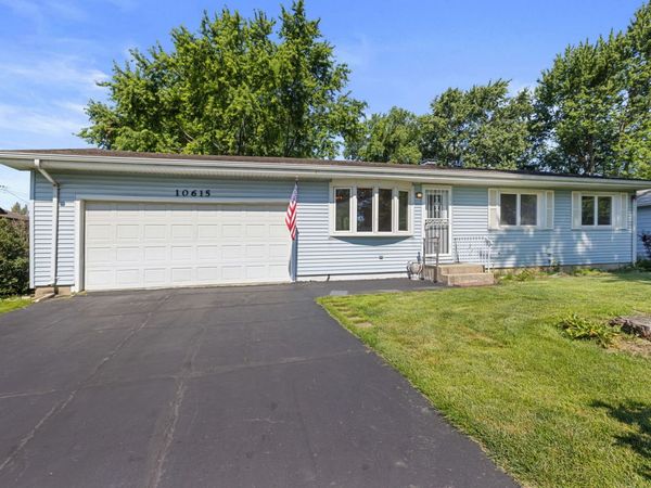 10615 Kathleen Avenue , Huntley, IL 60142